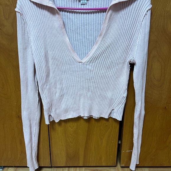 Mixed brands 2 are American Eagle Outfitters Top - Picture 7 of 14